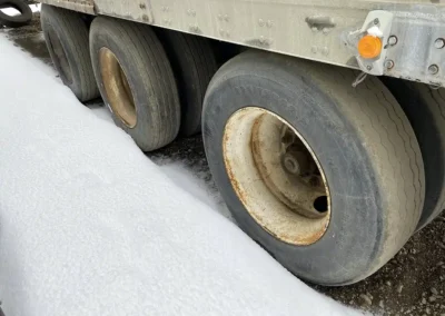 2005 53 Foot Utility Van Commercial Trailer Wheels 2