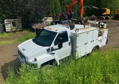 2007 GMC C5500 4x4 Service Truck Side 1